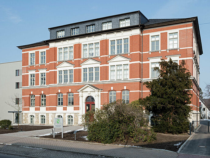 Gebäude der LISt GmbH in der ehemaligen Reichsbahnschule in Hainichen