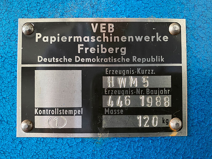 Plakette der VEB Papiermaschinenwerke Freiberg (heute die PAMA)
